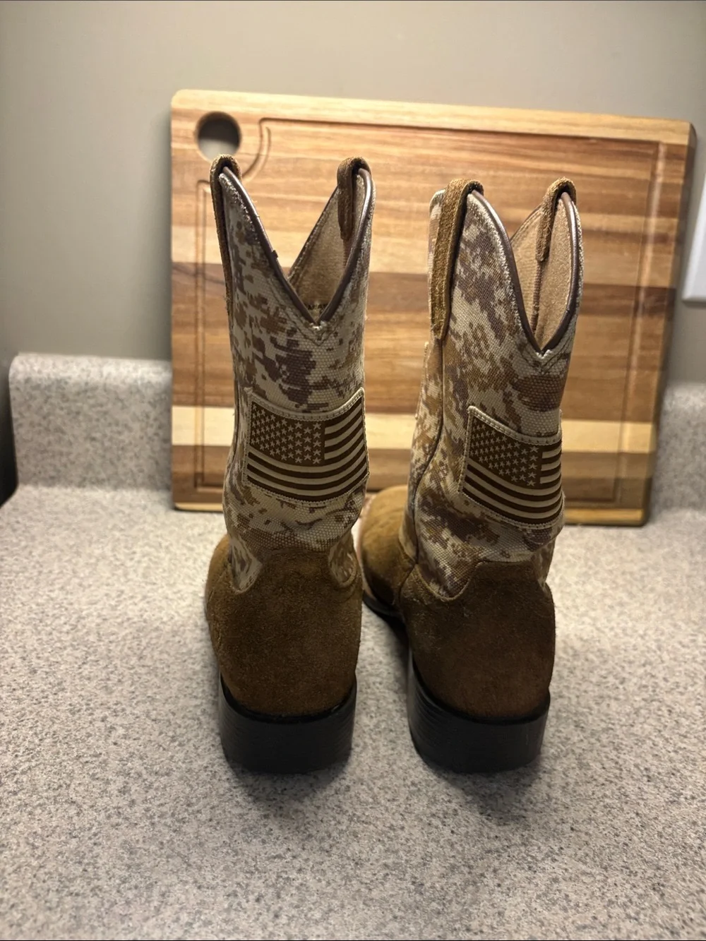 Boys Ariat Brown Suede Western Work Boots Camo Shaft Size 2
